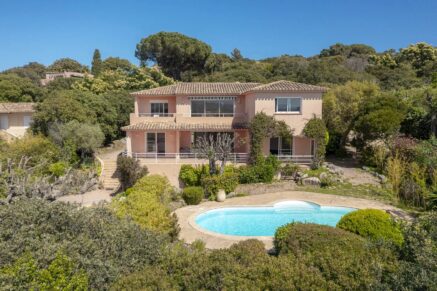 Porto-Vecchio, Domaine de Cala Rossa, villa 5 chambres, piscine, plage à pied