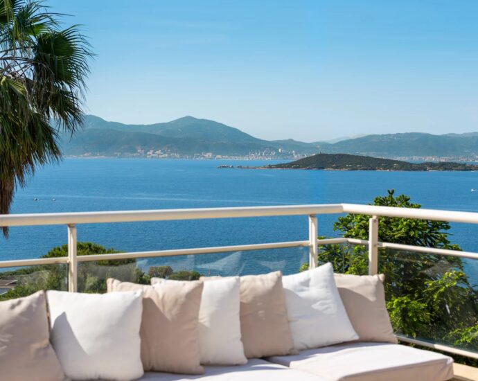 Coti-Chiavari, Villa 6 chambres, vue mer panoramique, appartement, piscine, proche plage