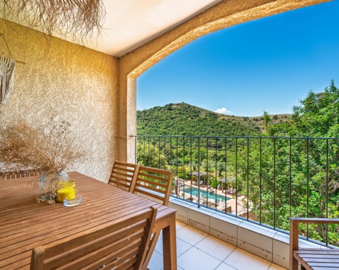 Exclusivité, Pietralba, Propriété, 4 Appartements, Vue panoramique, Piscine, Proche plage