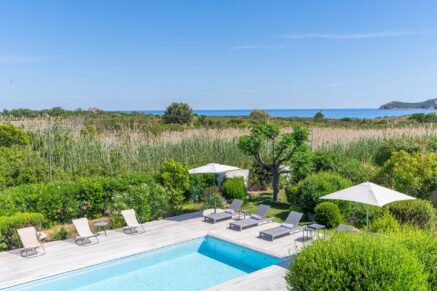 Sainte-Lucie-de-Porto-Vecchio, Villa vue mer,  plage à 400 mètres, 6 chambres, piscine