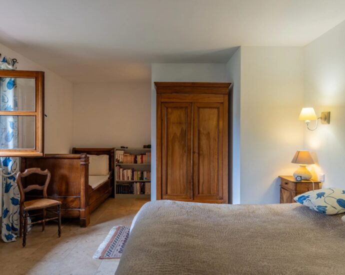 Porto-Vecchio, Fossi, Maison en pierre, 4 chambres, piscine, proche plage