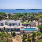 Exclusivité, Caramontino, Domaine privé d&rsquo;Arinella, Villa 6 chambres, piscine, jacuzzi, vue montagnes, plage à pied