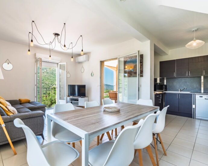 Exclusivité, Pietralba, Propriété, 4 Appartements, Vue panoramique, Piscine, Proche plage