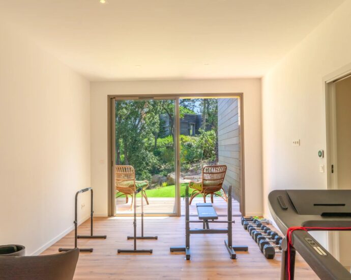 Exclusivité, Domaine de Cala Rossa, La Testa, Propriété exceptionnelle pied dans l&rsquo;eau, 2 villas, 7 chambres, piscine, plage à pied, vue mer panoramique