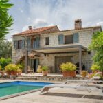 Porto-Vecchio, Fossi, Maison en pierre, 4 chambres, piscine, proche plage