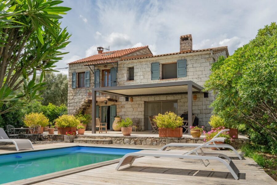 Porto-Vecchio, Fossi, Maison en pierre, 4 chambres, piscine, proche plage