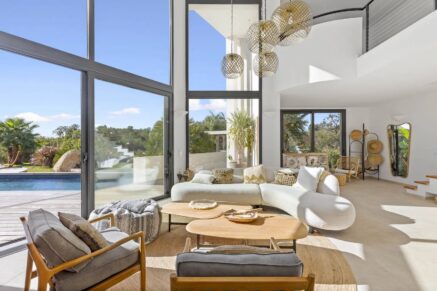 Arasu, Villa contemporaine, 5 chambres, piscine, vue mer, plage à pied