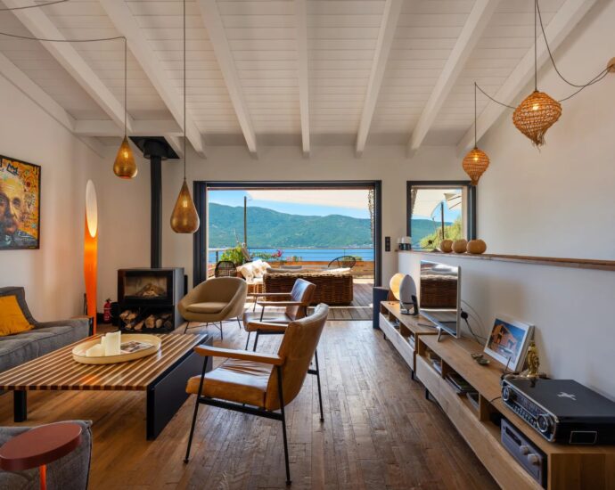 Exclusivité, Sagone, Villa contemporaine vue mer panoramique, 4 chambres,  piscine, plage à pied