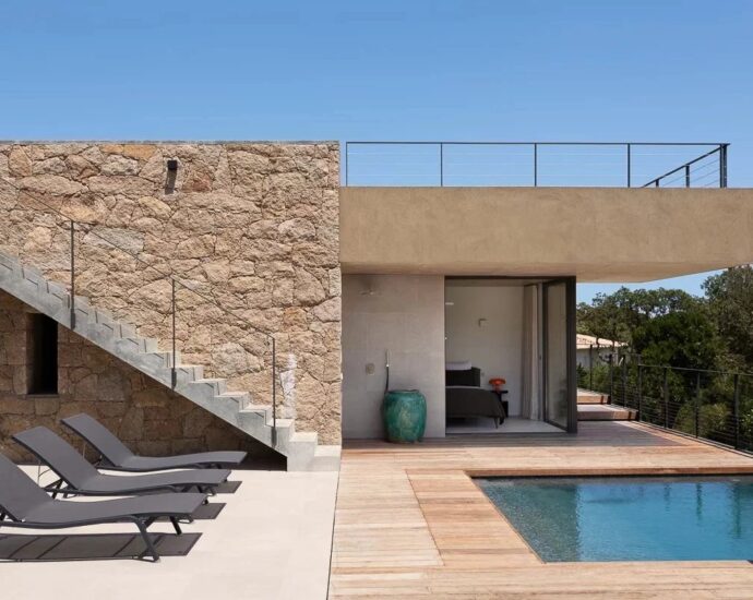 Porto-Vecchio, Domaine de Cala Rossa, villa 4 bedrooms, swimming pool and beach at walking distance,