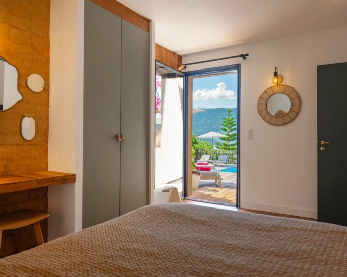 Exclusivité, Sagone, Villa contemporaine vue mer panoramique, 4 chambres,  piscine, plage à pied