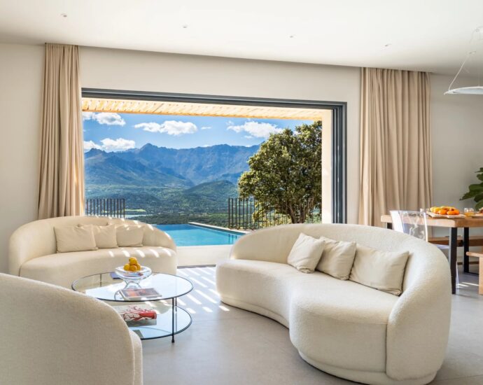 Santa-Reparata Di Balagna, 4 rooms, swimming pool, panoramic view of lake and mountains