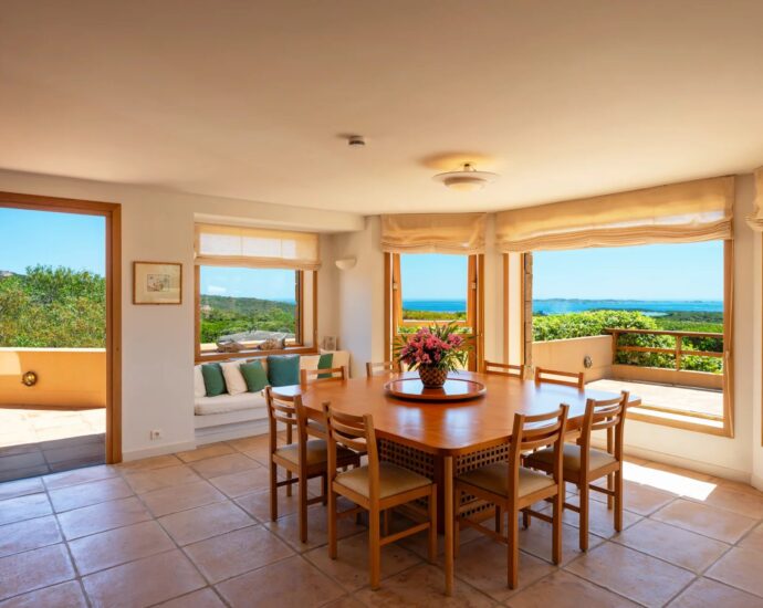 Bonifacio, Domaine privé Sperone ,Villa vue mer panoramique, 6 chambres, piscine, plage à pied