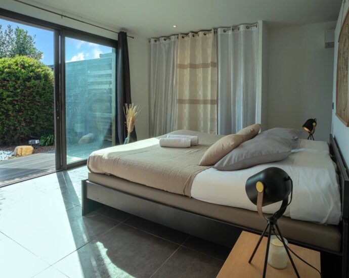 Saint-Cyprien, Villa 8 chambres, piscine, spa, proche plage