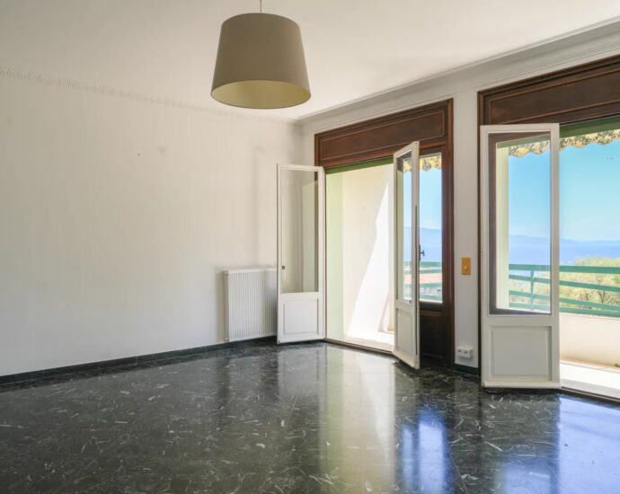 Exclusivité, Ajaccio, Quartier du Trottel, Appartement vue mer, 3 chambres, terrasses, plage à pied