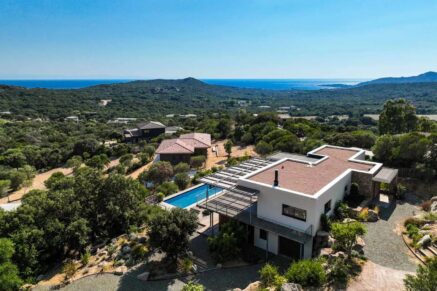 Pianottoli-Caldarello, 6 bedroom villa, pool, sea view