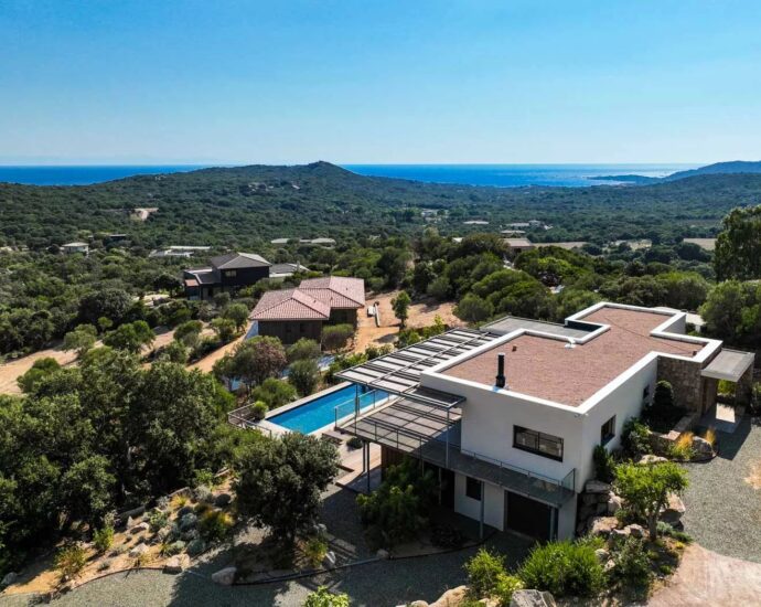 Pianottoli-Caldarello, 6 bedroom villa, pool, sea view