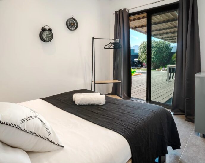 Saint-Cyprien, Villa 8 chambres, piscine, spa, proche plage