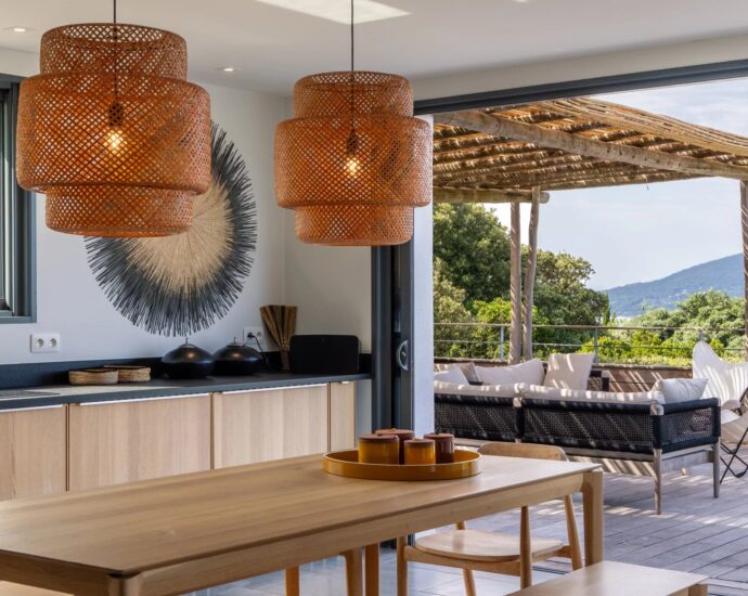 Private Cala Rossa Estate, Sea View Villa with 5 Bedrooms, Heated Pool & Walking Distance to the Beach