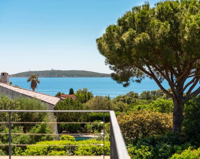Porto-Vecchio, Domaine de Cala Rossa, Villa vue mer, 4 chambres, piscine, plage à pied