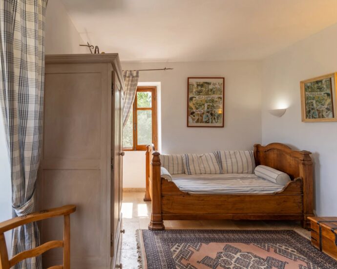 Porto-Vecchio, Fossi, Maison en pierre, 4 chambres, piscine, proche plage