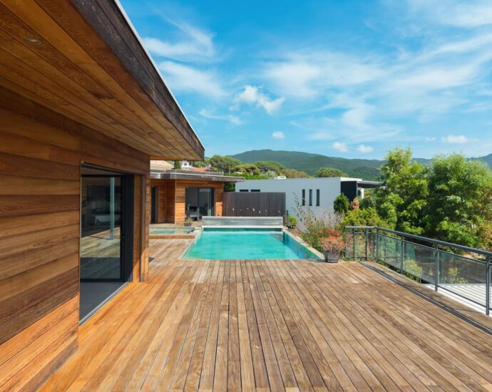 Rive Sud D&rsquo;Ajaccio, Agosta Plage, Villa contemporaine, 5 chambres, vue mer, piscine à débordement, jacuzzi, proche plage
