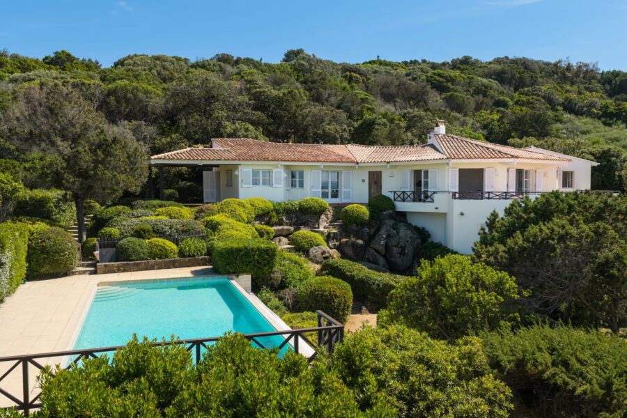 Coti-Chiavari – Property located on the Castagna Peninsula with a 6-bedroom villa and panoramic sea views