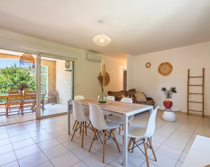 Exclusivité, Pietralba, Propriété, 4 Appartements, Vue panoramique, Piscine, Proche plage