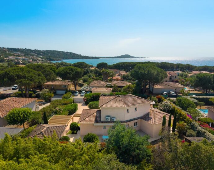 Exclusivité, Porticcio, Agosta plage,  Villa vue mer, 4 chambres, plage à pied