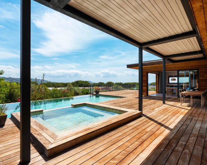 Rive Sud D&rsquo;Ajaccio, Agosta Plage, Villa contemporaine, 5 chambres, vue mer, piscine à débordement, jacuzzi, proche plage