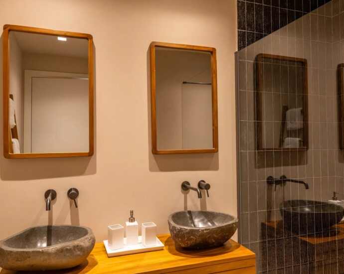 Exclusivité, Domaine de Cala Rossa, La Testa, Propriété exceptionnelle pied dans l&rsquo;eau, 2 villas, 7 chambres, piscine, plage à pied, vue mer panoramique