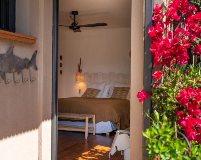 Exclusivité, Sagone, Villa contemporaine vue mer panoramique, 4 chambres,  piscine, plage à pied