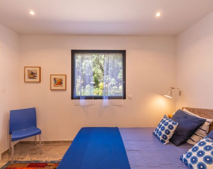 Sainte-Lucie-de-Porto-Vecchio, Villa vue mer,  plage à 400 mètres, 6 chambres, piscine