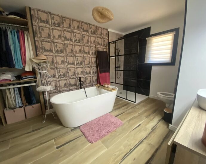 Exlusivité, Région de Saint-Florent, Poggio d’Oletta, villa 4 chambres, piscine, jacuzzi, vue dégagée mer et montagnes, proche plage