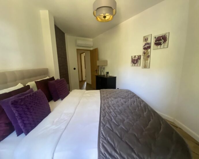 Exlusivité, Région de Saint-Florent, Poggio d’Oletta, villa 4 chambres, piscine, jacuzzi, vue dégagée mer et montagnes, proche plage