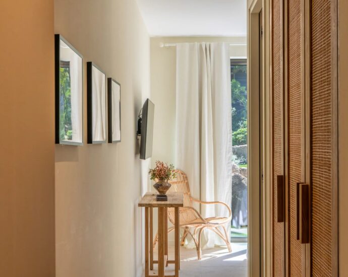 Exclusivité, Domaine de Cala Rossa, La Testa, Propriété exceptionnelle pied dans l&rsquo;eau, 2 villas, 7 chambres, piscine, plage à pied, vue mer panoramique