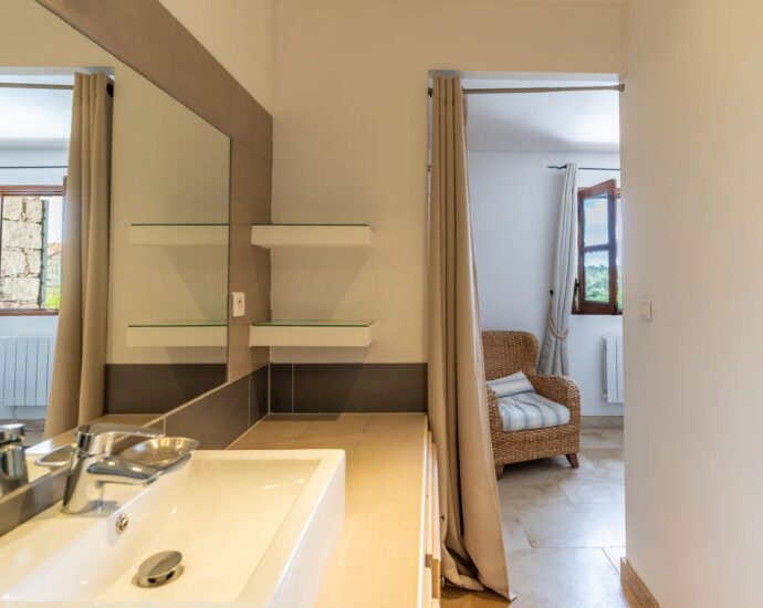 Porto-Vecchio, Fossi, Maison en pierre, 4 chambres, piscine, proche plage
