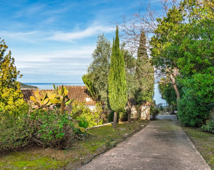 Saint-Florent, Panoramic Sea View Villa, 4 Bedrooms, Independent Apartment, Infinity Pool, Close to the Beach