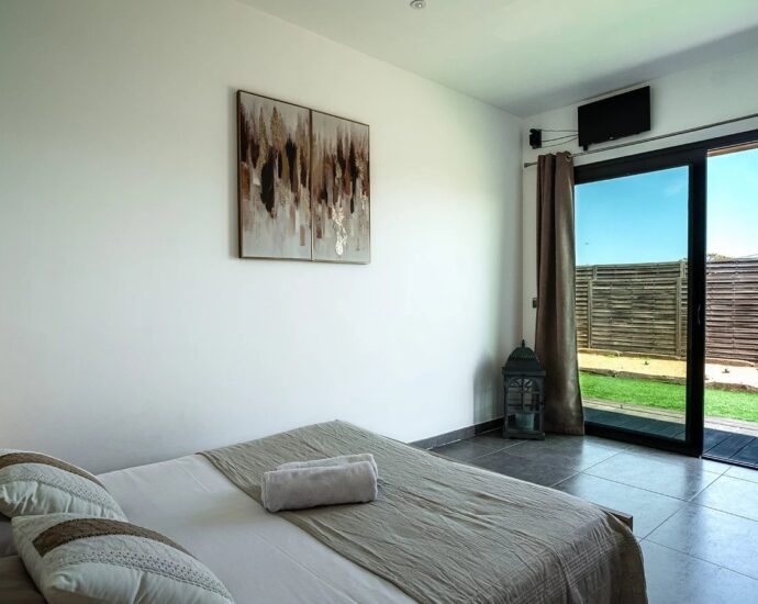 Saint-Cyprien, Villa 8 chambres, piscine, spa, proche plage