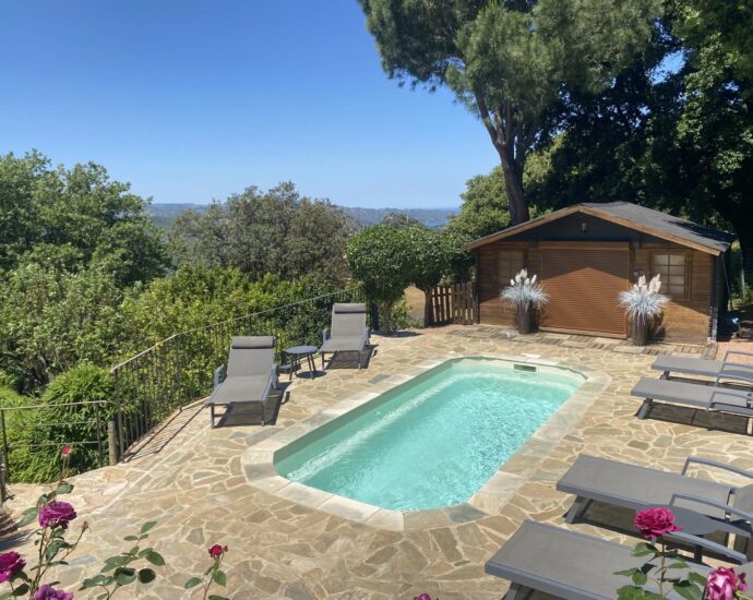 Exlusivité, Région de Saint-Florent, Poggio d’Oletta, villa 4 chambres, piscine, jacuzzi, vue dégagée mer et montagnes, proche plage