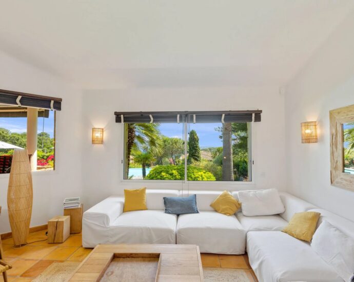 Private estate of Punta d’Arasu, panoramic sea-view villa, 5 bedrooms, swimming pool, beach within walking distance.
