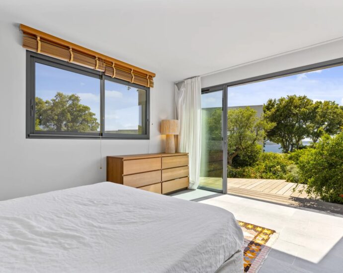 Domaine de Cala Rossa, villa  vue mer, 5 chambres, piscine chauffée, plage à pieds