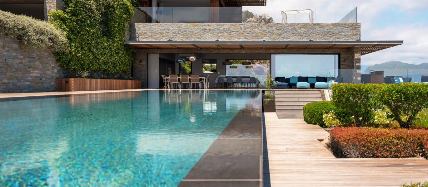 Porto-Vecchio, Palombaggia, villa 7 chambres, piscine, vue mer panoramique, proche plage