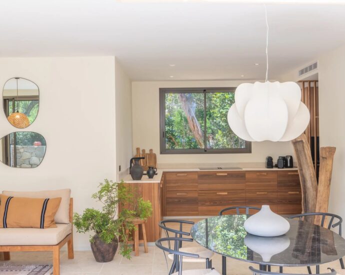 Exclusivité, Domaine de Cala Rossa, La Testa, Propriété exceptionnelle pied dans l&rsquo;eau, 2 villas, 7 chambres, piscine, plage à pied, vue mer panoramique