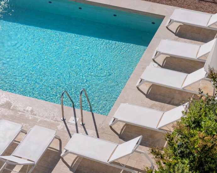 Exclusivité, Ajaccio, Route des Sanguinaires, Appartement vue mer panoramique, 2 chambres, terrasse, plage à pied