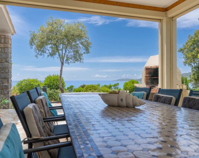 Sagone, Panoramic Sea View Villa, 3 Bedrooms, Independent Studio and Chalet, Pool, Walking Distance to Beach, Near Ajaccio