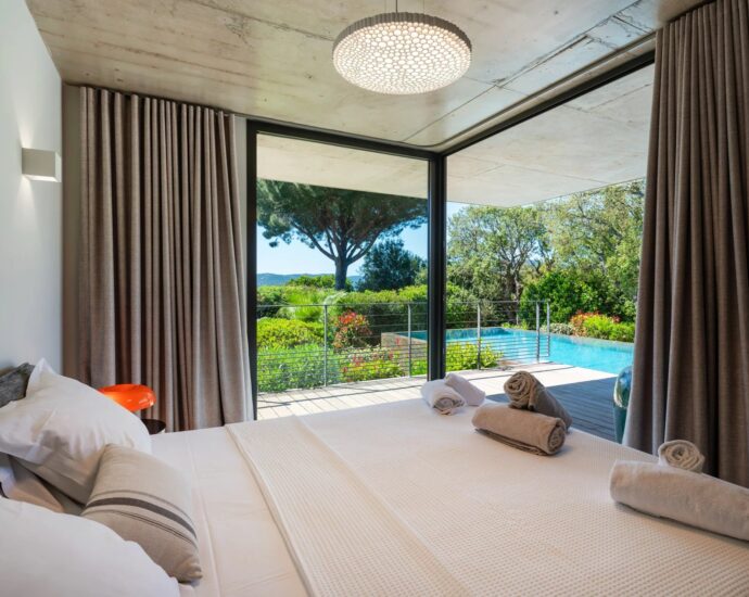Porto-Vecchio, Domaine de Cala Rossa, Villa vue mer, 4 chambres, piscine, plage à pied
