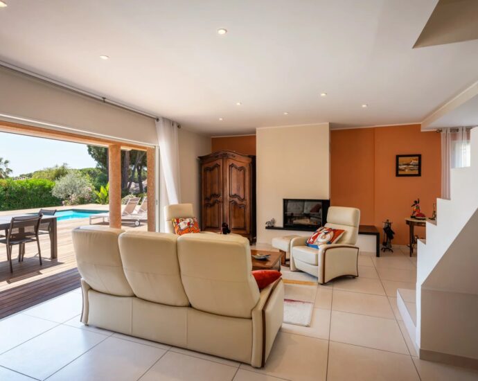 Exclusivité, Porticcio, Agosta plage,  Villa vue mer, 4 chambres, plage à pied