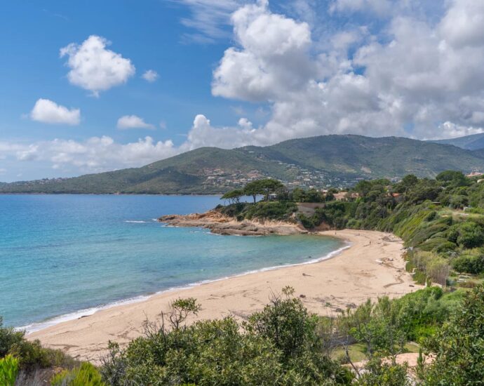 Sagone, Panoramic Sea View Villa, 3 Bedrooms, Independent Studio and Chalet, Pool, Walking Distance to Beach, Near Ajaccio
