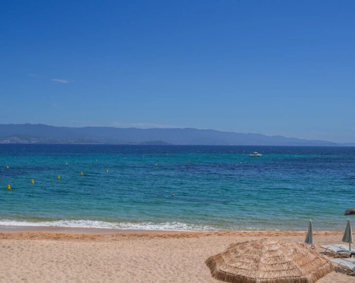 Exclusivité, Ajaccio, Quartier du Trottel, Appartement vue mer, 3 chambres, terrasses, plage à pied