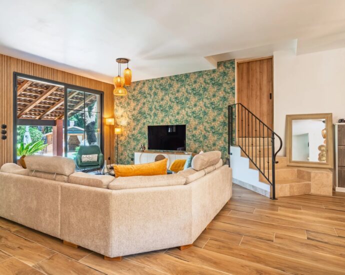 Exclusive listing, Saint-Florent area, Poggio d’Oletta 4-bedroom villa, swimming pool, jacuzzi, open views over the sea and mountains, close to the beach